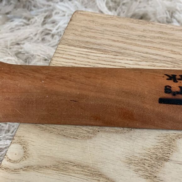 Maker’s Mark Wooden Taste Testing Spoon - Picture 16 of 17